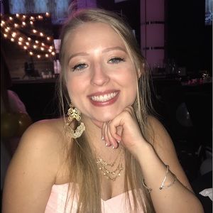 Meet your Posher, Ashley